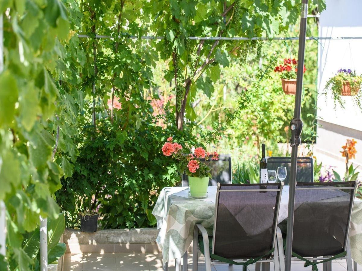 Apartments Beba - Peaceful Location Трогир Екстериор снимка