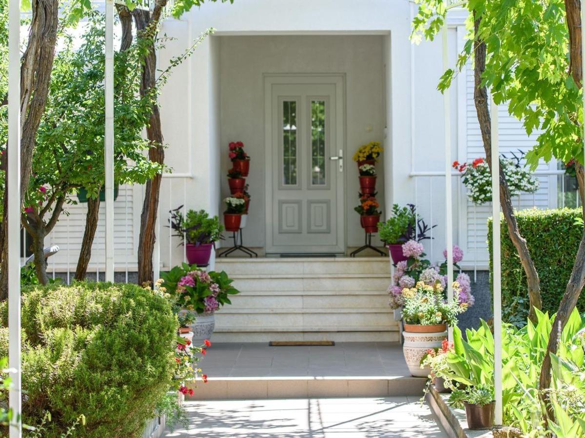 Apartments Beba - Peaceful Location Трогир Екстериор снимка