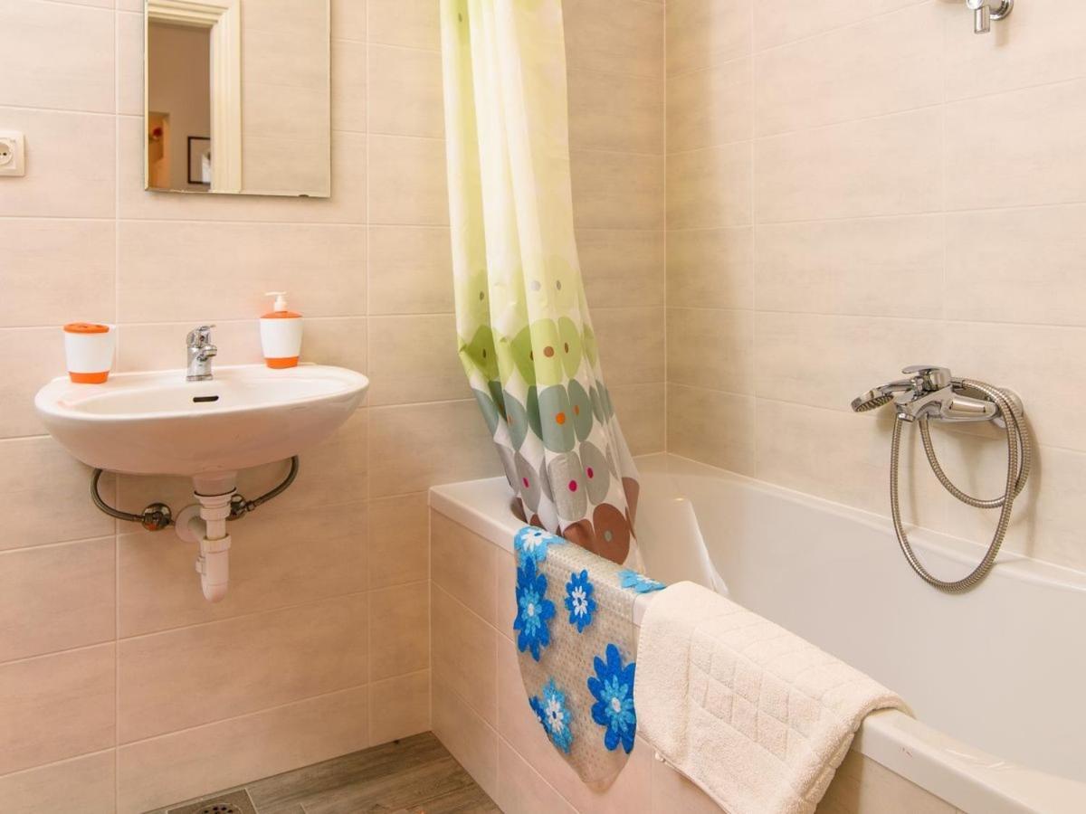 Apartments Beba - Peaceful Location Трогир Екстериор снимка