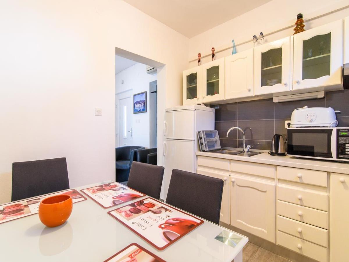 Apartments Beba - Peaceful Location Трогир Екстериор снимка