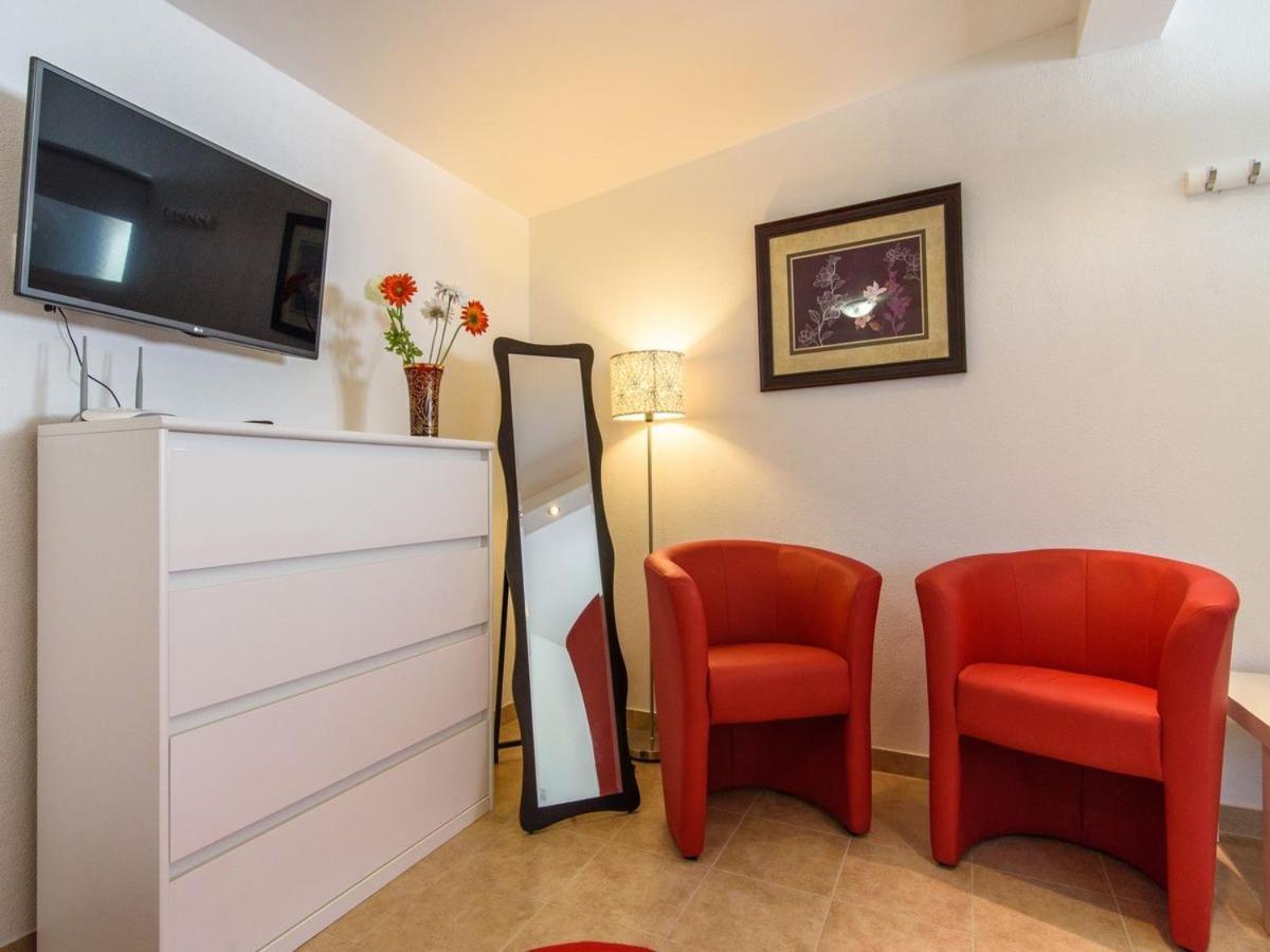 Apartments Beba - Peaceful Location Трогир Екстериор снимка