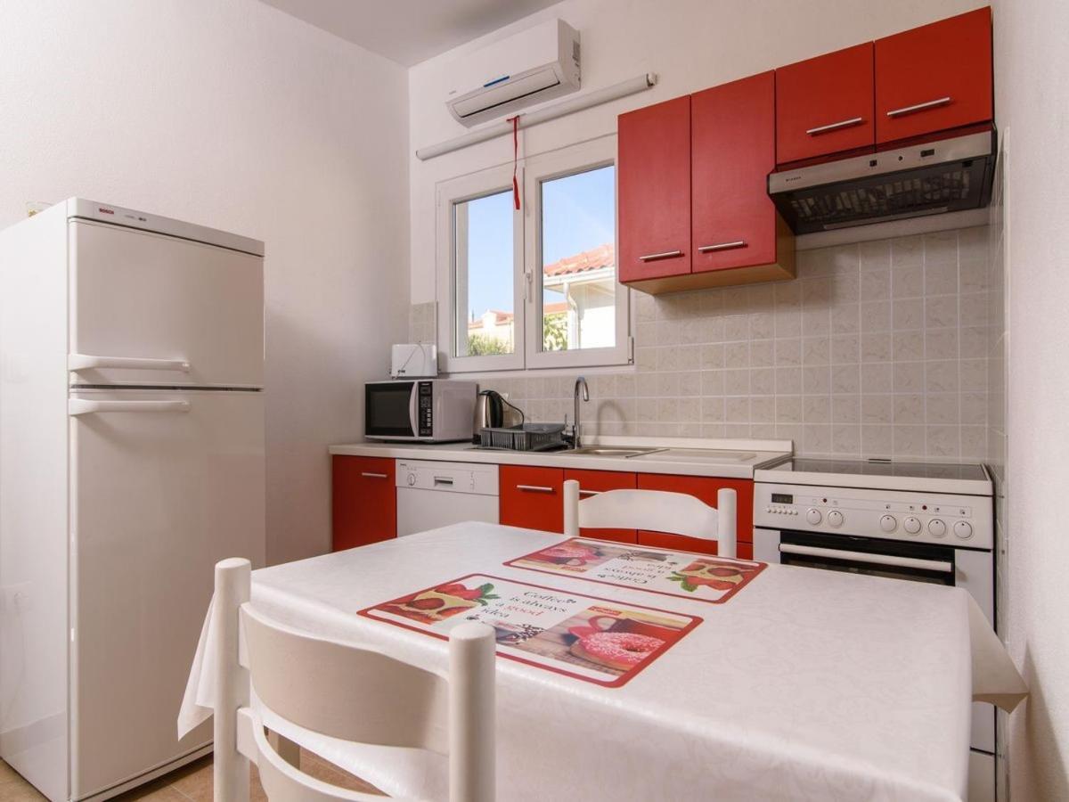 Apartments Beba - Peaceful Location Трогир Екстериор снимка