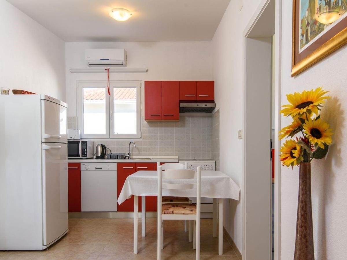 Apartments Beba - Peaceful Location Трогир Екстериор снимка