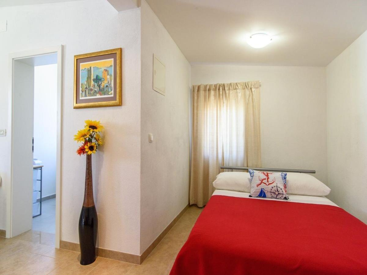 Apartments Beba - Peaceful Location Трогир Екстериор снимка